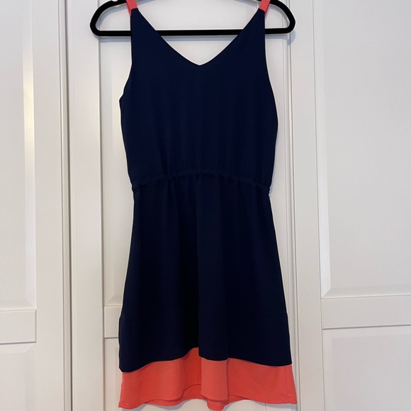 Tinley Road Dress - Picture 2 of 3